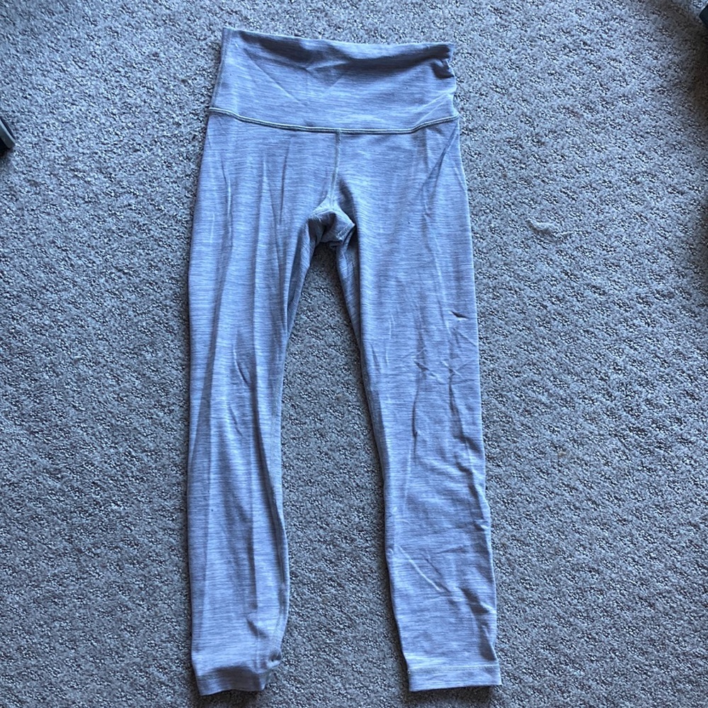 Lululemon - Wunder Under - Luon - Size 4